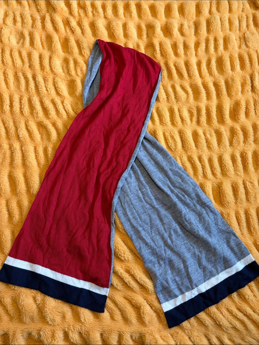 Tommy Hilfiger Reversible Scarf